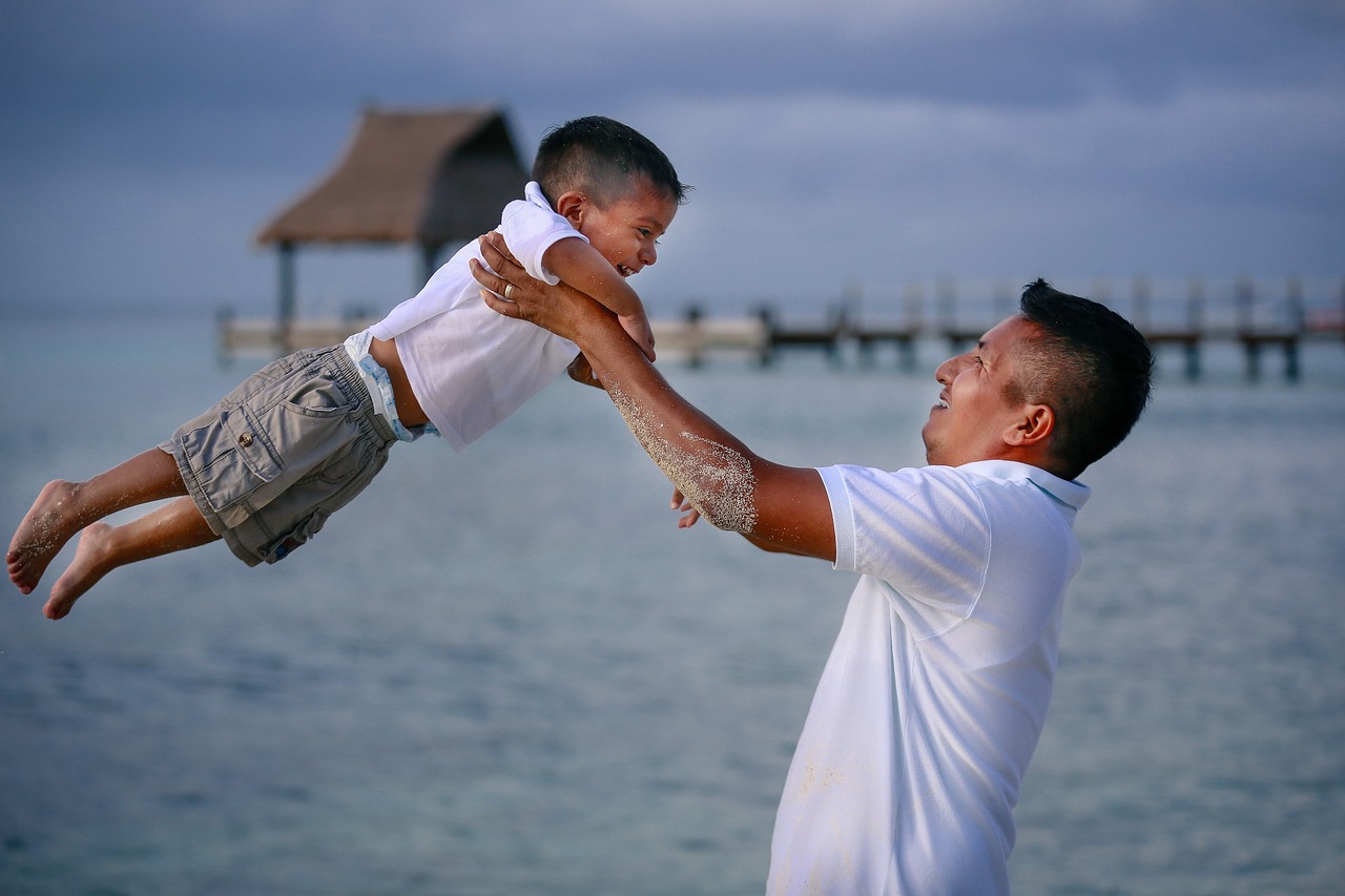 Child shows faith in father